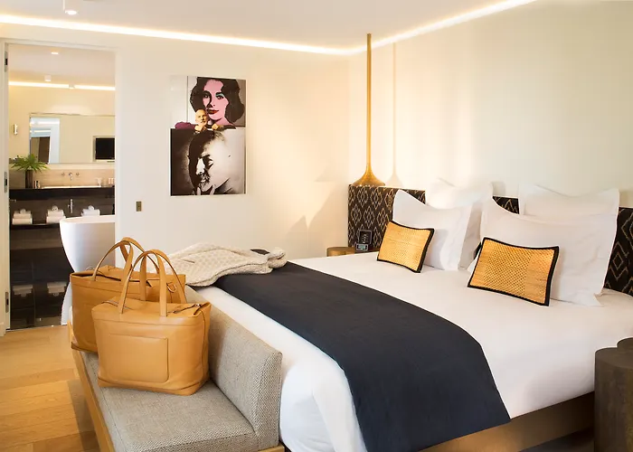 Hotel Marignan Champs-Elysées