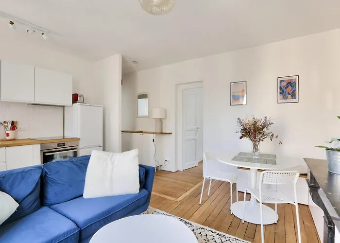 Charming Apartment With Balcony For 2