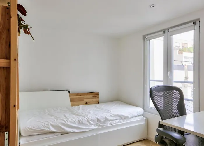 Super Studio In The 11Th District
