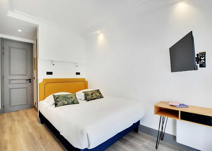 Magnifique Appartement - 2Br - 6P - Place De L\'Etoile
