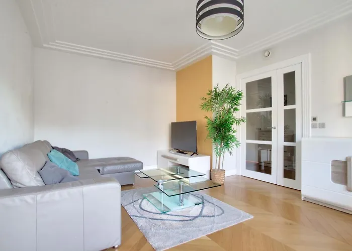1 Bedroom Saint Germain Sevres