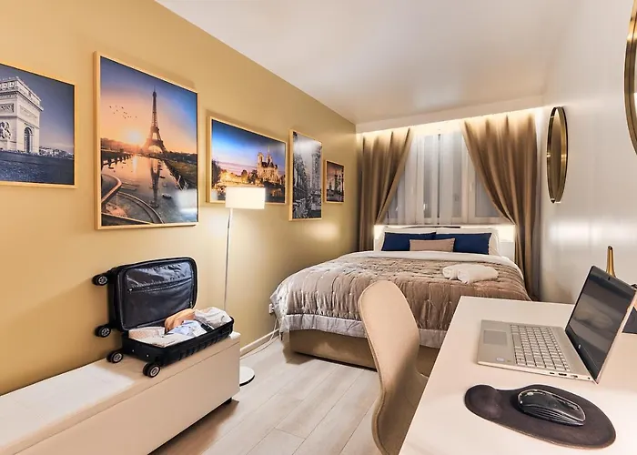 Chambre Entierement Renovee A Paris Montparnasse