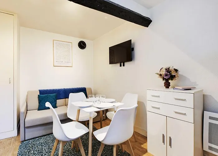 Apartment In The Heart Of The Marais