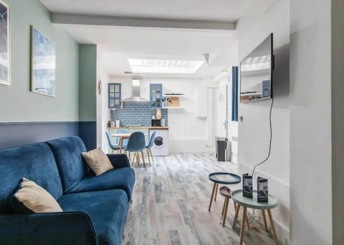 Charming 4P1Br Apartment - Republic