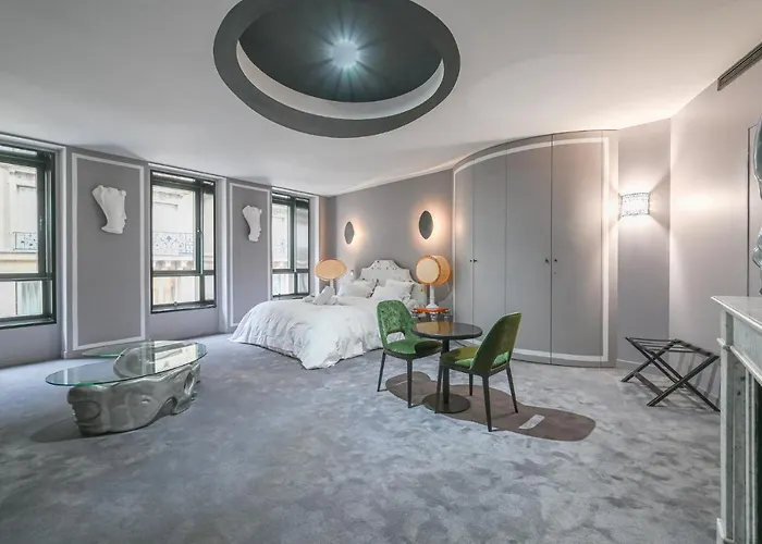 The place to be in Saint Germain des Près - Montana 2