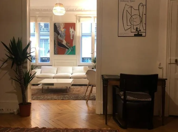 Cosy 2 Room 50M2 Parisian Classic Flat - Passy, 16Th Arrondissement, Near Eiffel Tower