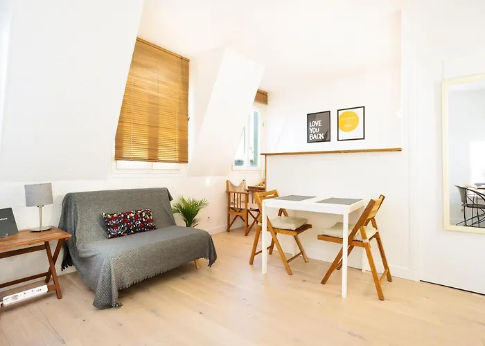 New & Discounted Studio In The Latin Quarter!