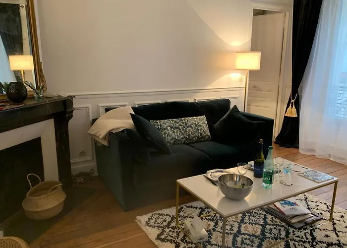 Apartment Near The Batignolles