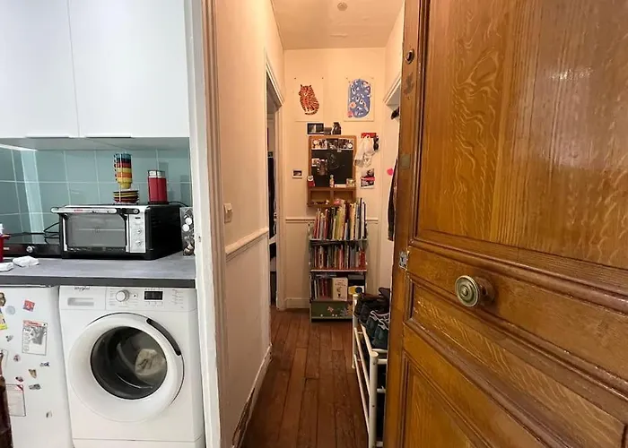 Apartment Near Montmartre