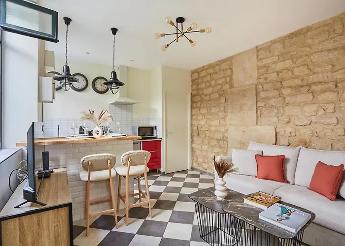 Apartment Center Of Paris By Studio Prestige