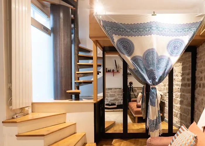 Bright Studio Of 25 M In The Heart Of Paris 4Th