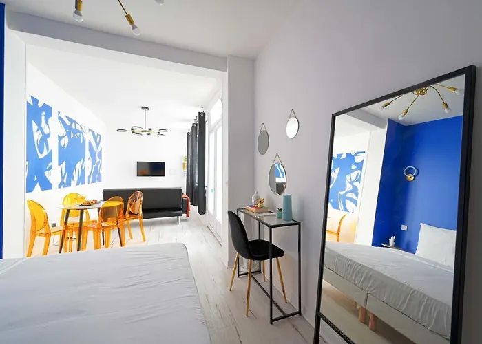Modern Large Studio Apartment For 3