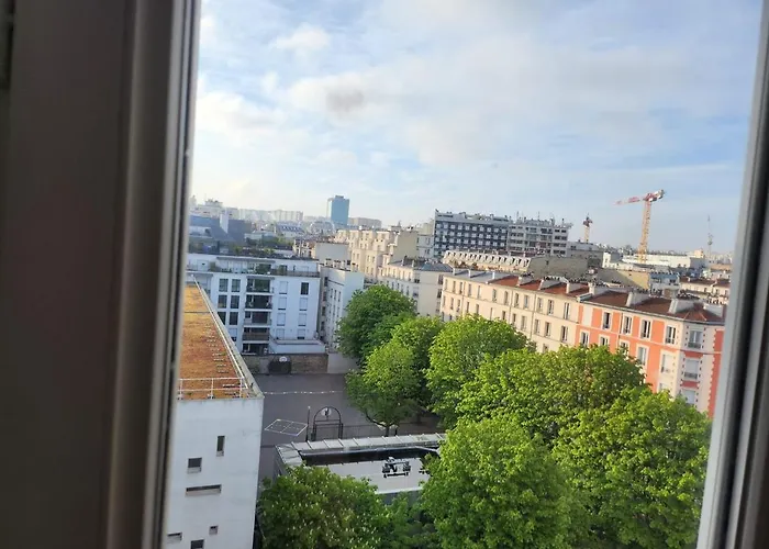 Paris C\'Est Magique