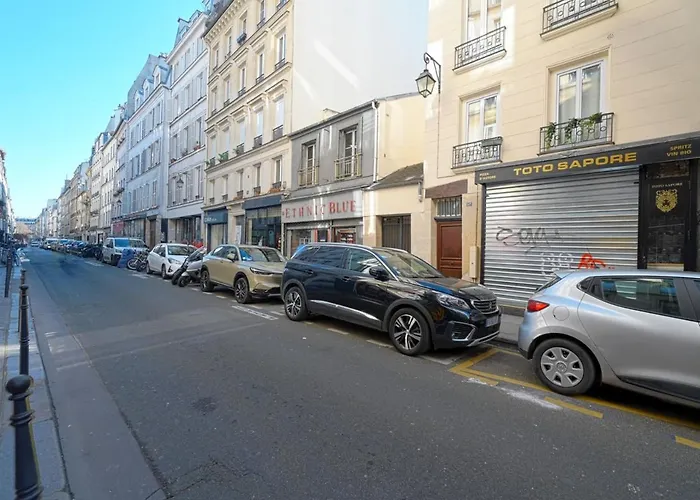 Adorable Updated Studio In The Heart Of The Bustling Le Marais District