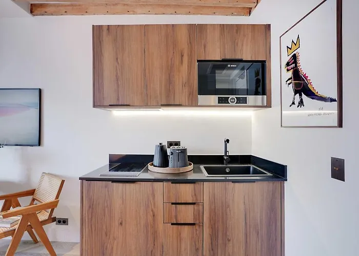 Stylish Studio - 2P - Vendome Square