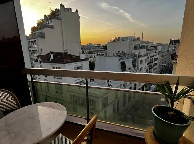 Tour Eiffel-Montparnasse Joli Studio