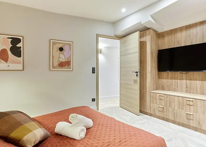 Apartment Batignolle Montmartre By Studio Prestige