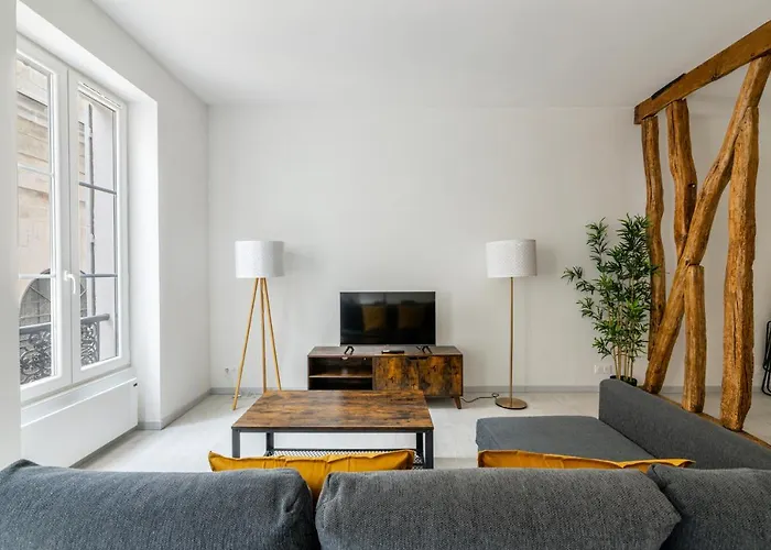 Luxurious 2 Bedroom Avenue Des Champs-Elysees Saint-Philippe Du Roule Free Netflix