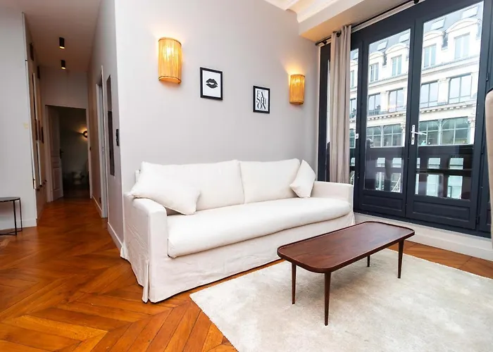 Apartment Center Of Paris By Studio Prestige