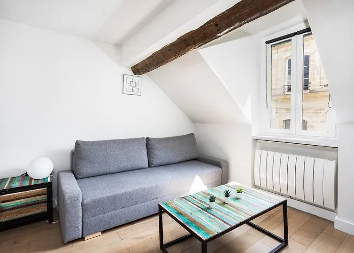 Promo! Best Location! Duplex Apt Near The Louvre