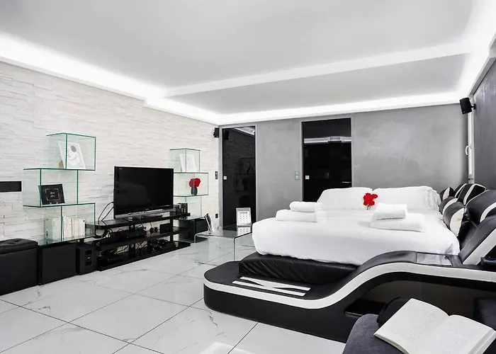 Modern Loft In Paris Center!
