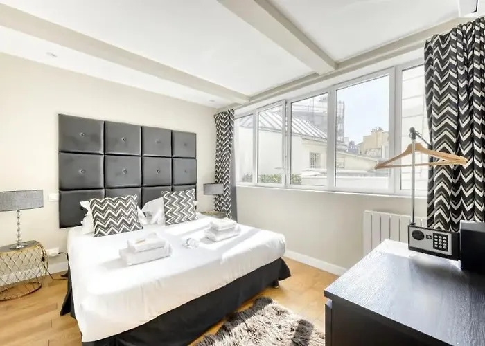 Montmartre Cozy And Bright 1Bd With Terrace