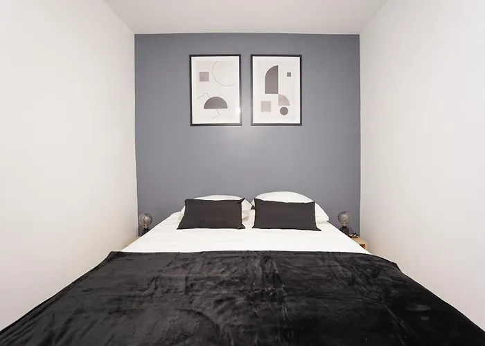 Spacious Apartment Near The Champs De Mars