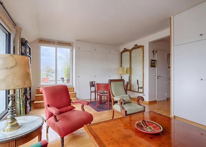 Residor - Beautiful, Bright 4P Apartment