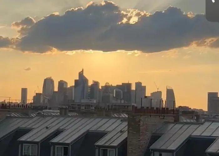 Etage D\'Un Duplex Au 17Eme Arr De Paris , Vue Sur Le Defense, A 10Min Des Champs Elysee