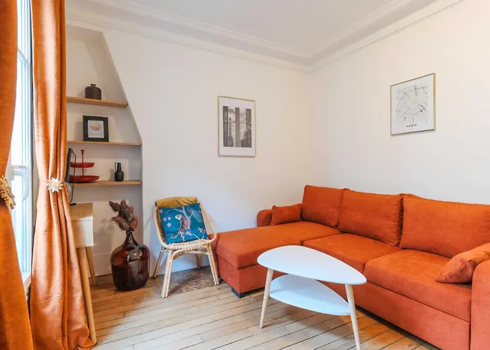 Cozy Parisian Retreat In The Heart Of The City