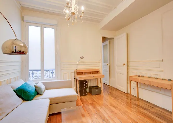 Le petit Panthéon Cosy 2 pièces au coeur de Paris