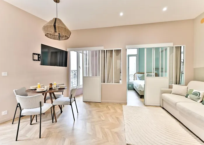 Appartement Proche Parc Monceau - Gourgaud