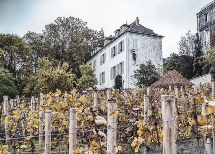 Rare Appartement D\'Architecte En Haut De Montmartre