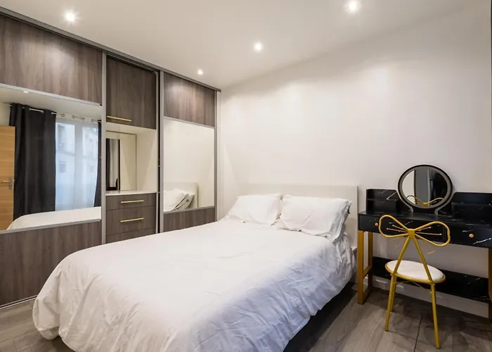 Stylish Contemporary 1Bd Apartmentmenilmontant