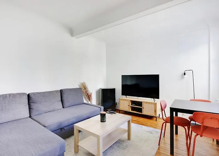 Appartement, Coeur Des Batignolles Montmartre