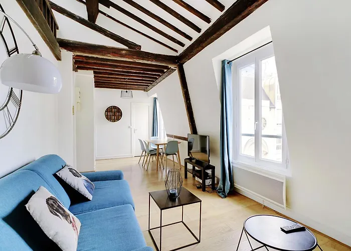 Parisian Charm In The Heart Of The Marais !