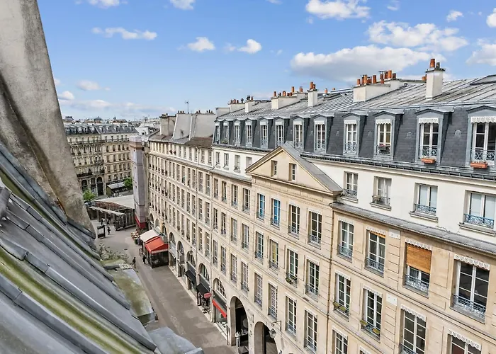 Flat Near Le Louvre