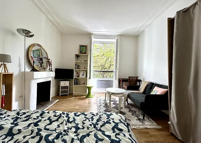 Central 1Br Near Montmartre