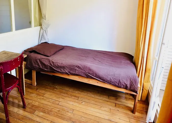 Appartement De Charme De 60 M2 Entre Montmartre Et Batignolles