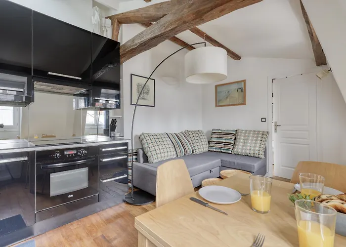 Homely & Pleasant T2 Flat In The Heart Of Paris
