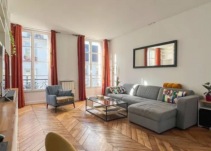 Luxurious Apartment In Marais