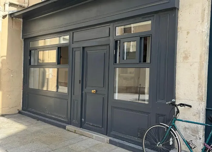 Ancien Atelier Parisien Grand 2 Pieces