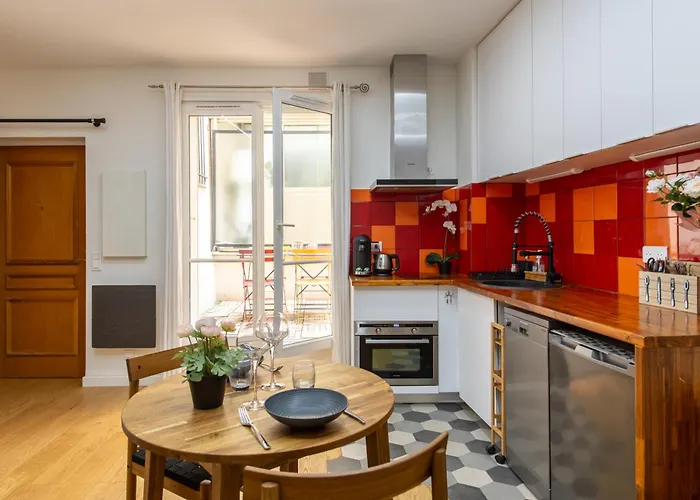 Geranimus M : Heart Of Paris With Patio