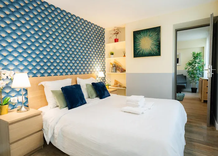 Beautiful Yellow Apartment Near Marais And Bastille