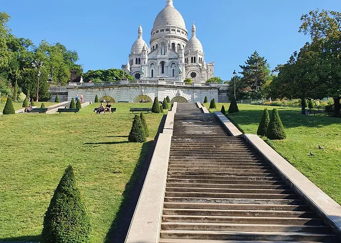Le Nid De Montmartre