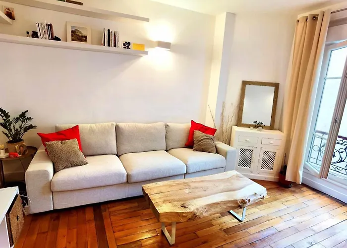 Bright And Peaceful Nest Near Montmartre