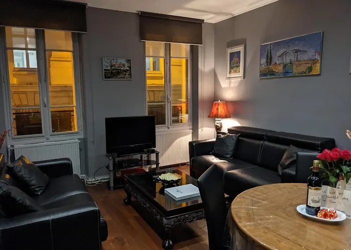 2 Bed 16Th Arrondissement Trocadero Apartment For6