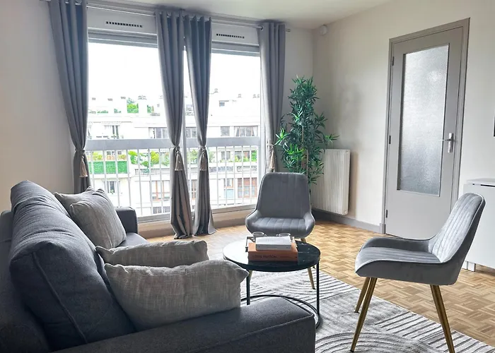 Brand-New Studio With Eiffel Tower View