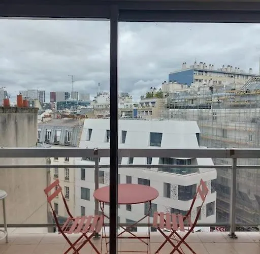 Sur Les Toits De Paris