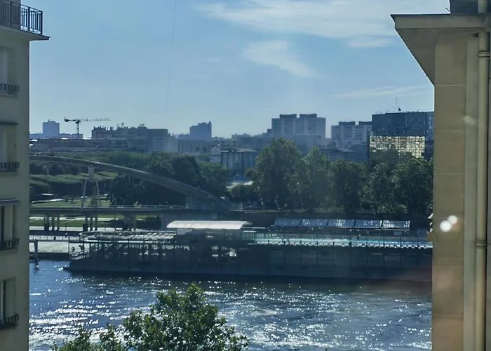 View Sur La Seine